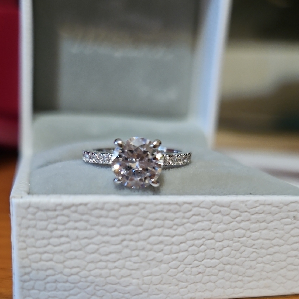 Elegant Silver Moissanite  Ring